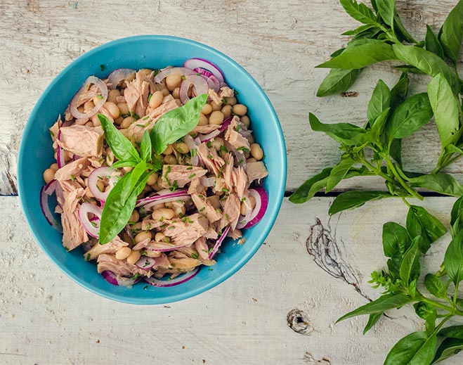 Tuna salad with beans and fresh herbs