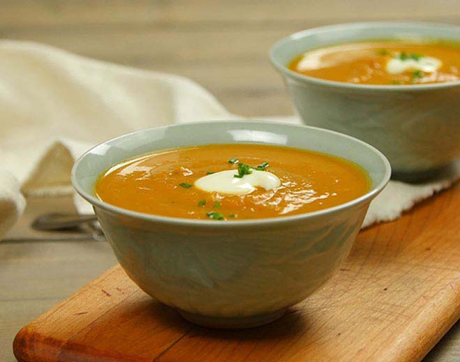 Creamy soup served in bowls